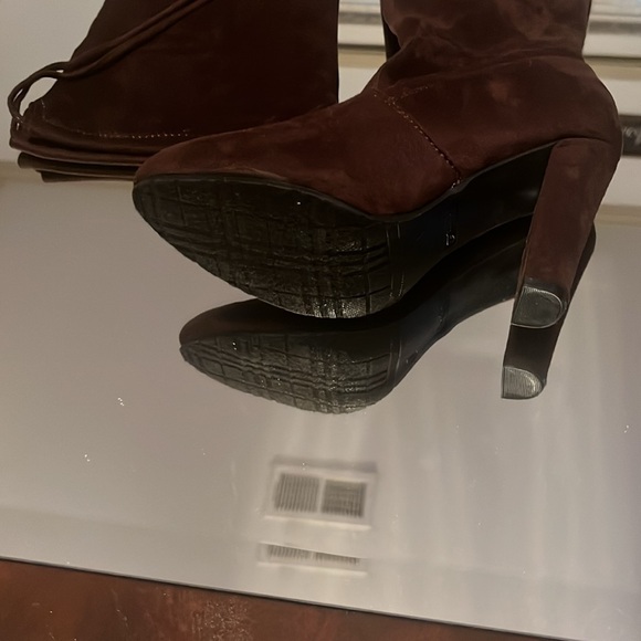 Beautiful Dark Brown Over The Knee Boots - Picture 3 of 8